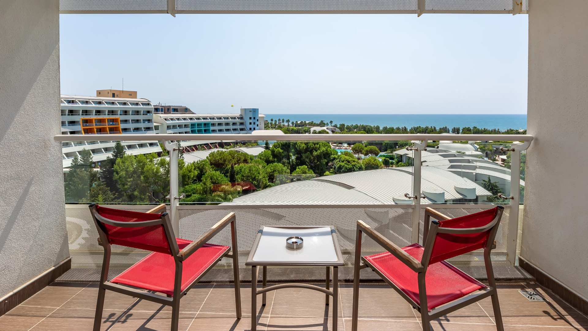 CORNELIA-DIAMOND-CLASSIC-ROOM-PARTIAL-SEA-VIEW-BALCONY-MAIN-SLIDE